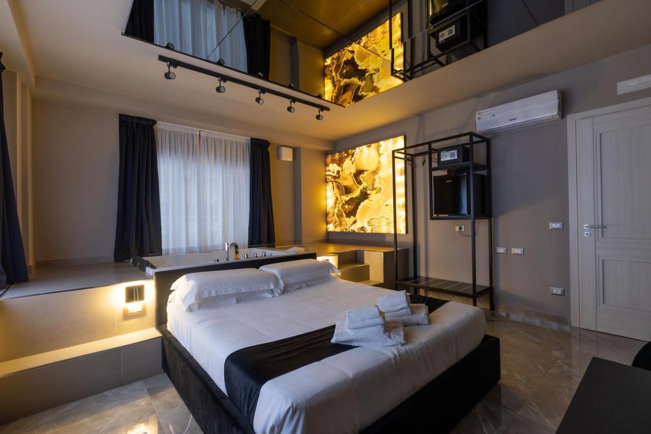 Maximum Exclusive Suite & Spa ปาแลร์โม ภายนอก รูปภาพ