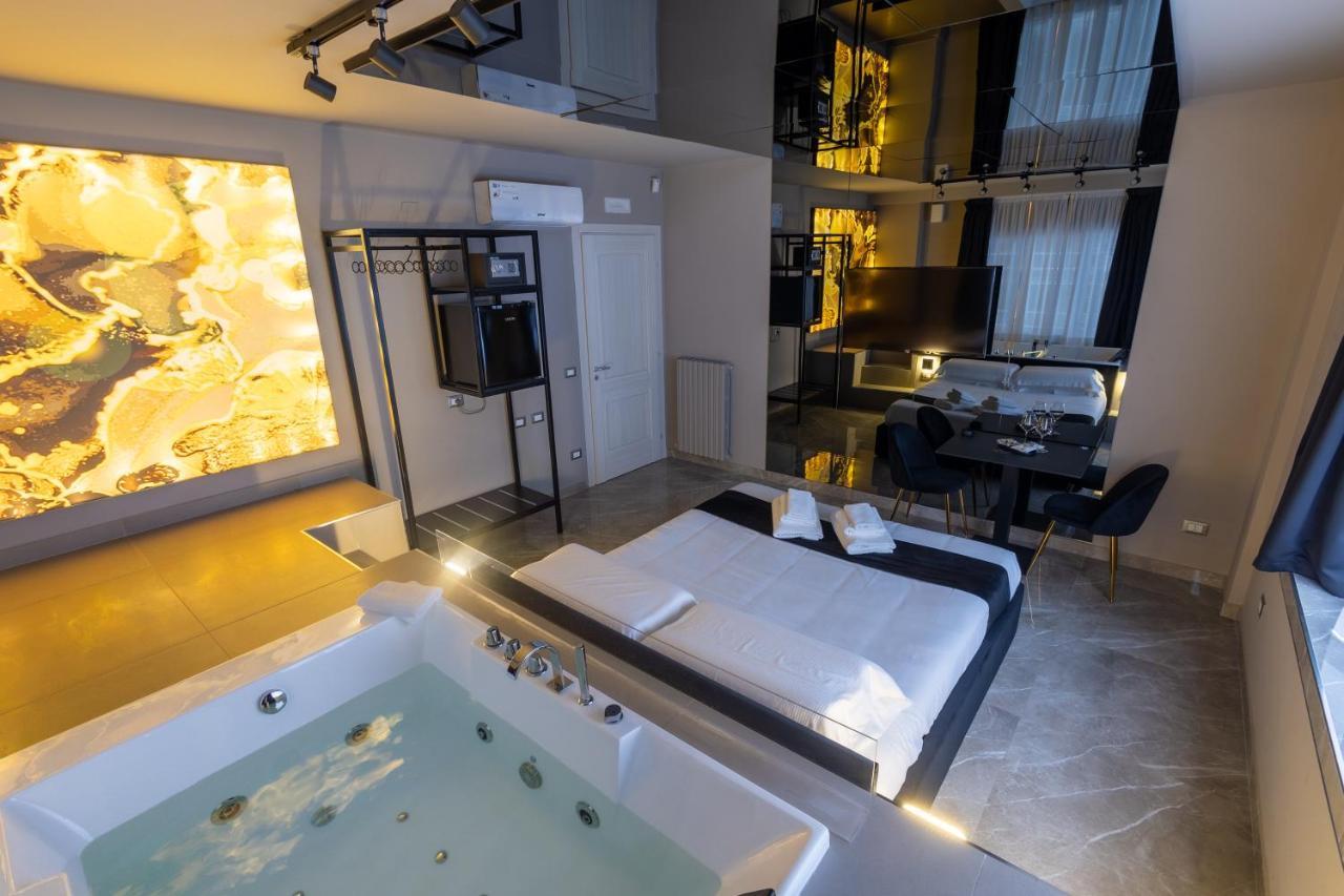 Maximum Exclusive Suite & Spa ปาแลร์โม ภายนอก รูปภาพ