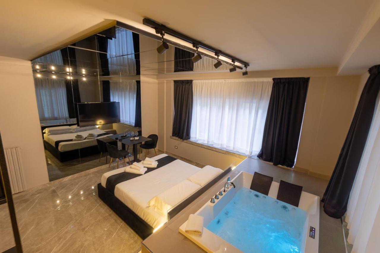Maximum Exclusive Suite & Spa ปาแลร์โม ภายนอก รูปภาพ