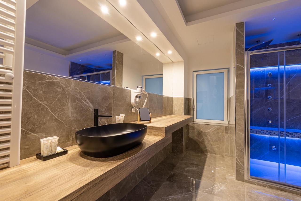 Maximum Exclusive Suite & Spa ปาแลร์โม ภายนอก รูปภาพ