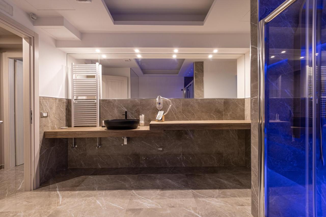 Maximum Exclusive Suite & Spa ปาแลร์โม ภายนอก รูปภาพ