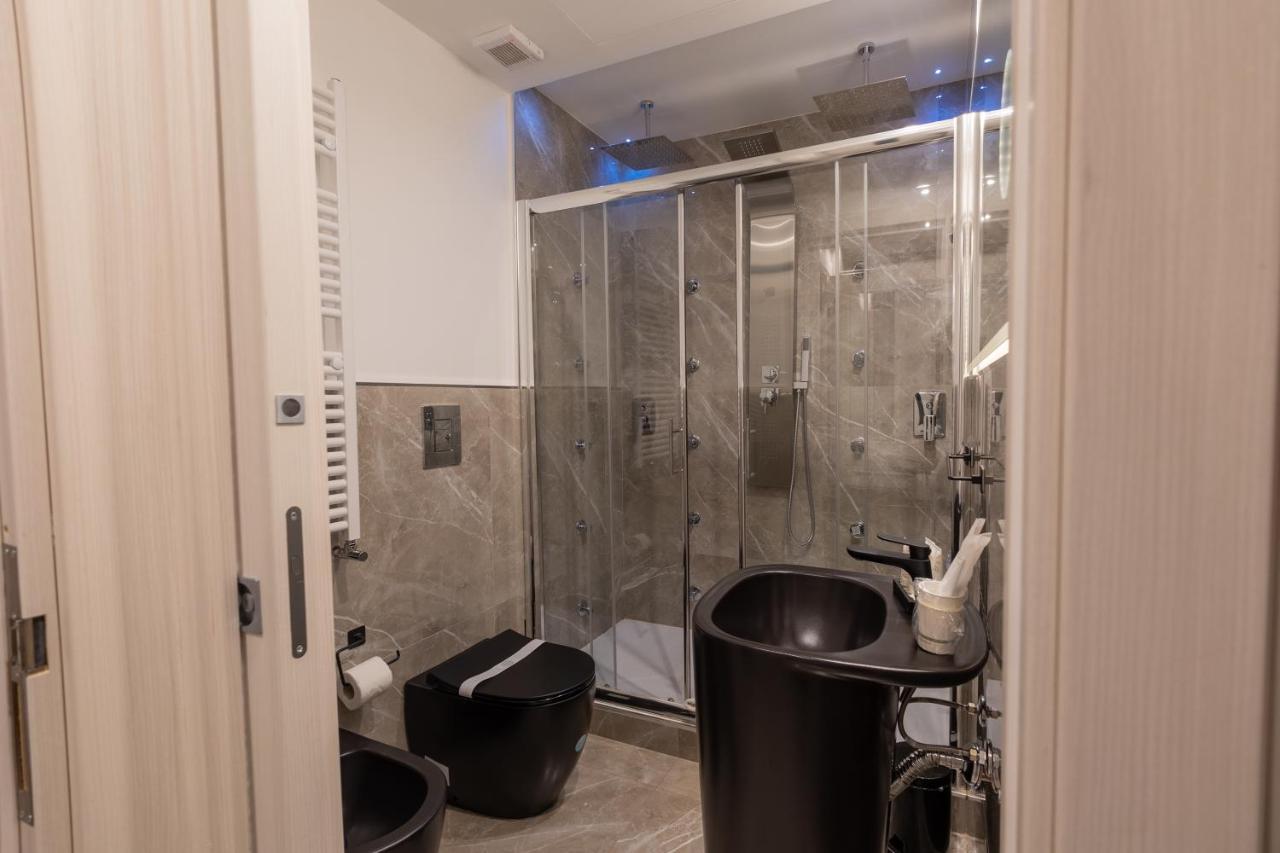 Maximum Exclusive Suite & Spa ปาแลร์โม ภายนอก รูปภาพ